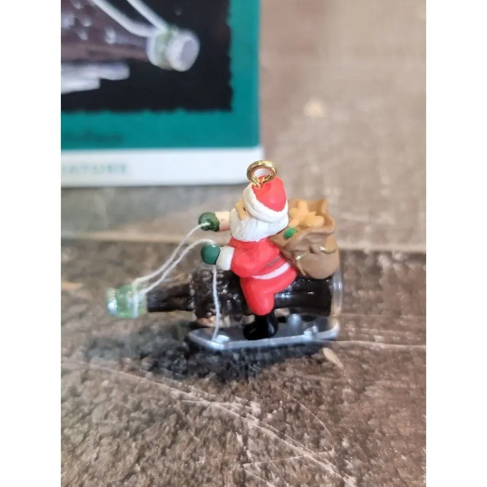 Hallmark cool delivery 1996 mini ornament Xmas‎ Decor Santa soda